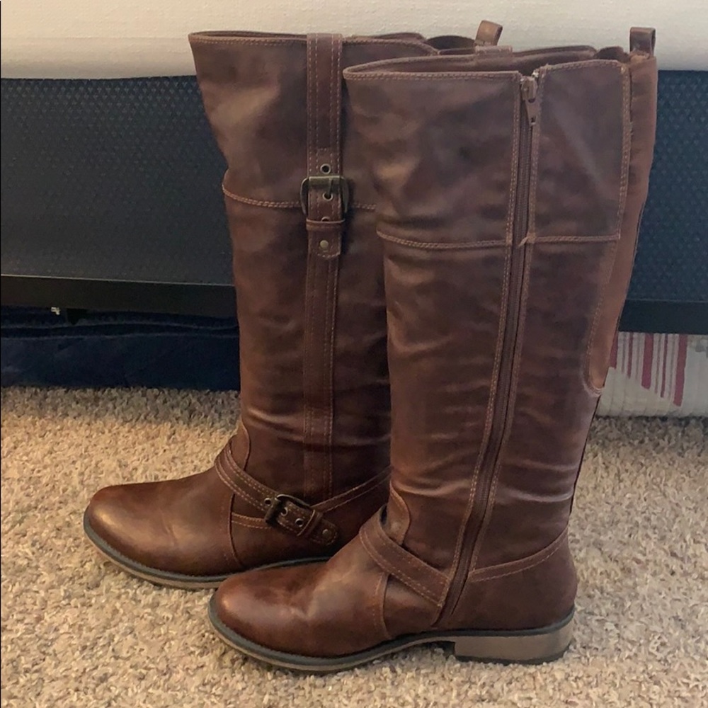 Riding boots